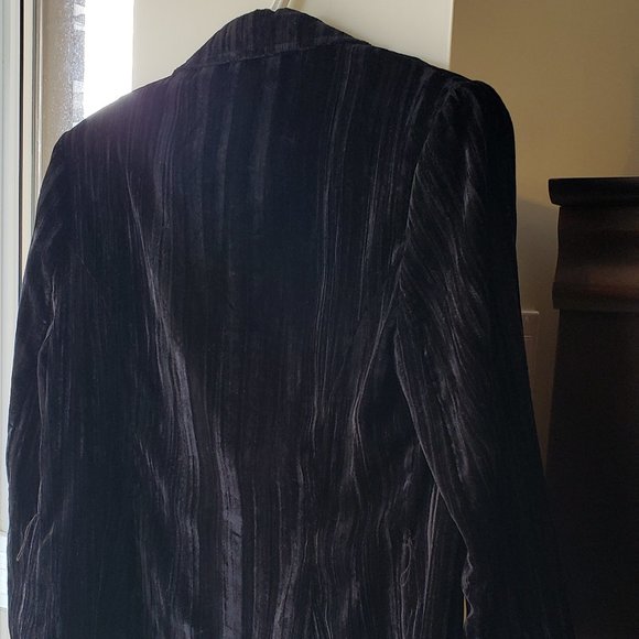 San Francisco Black Crushed Velour Fitted Blazer w/Satin Belt, 5 - Picture 9 of 16